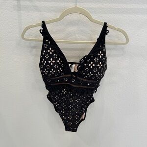 J.CREW Scalloped ruffle plunging one-piece swimsuit in laser-cut eyelet size 6